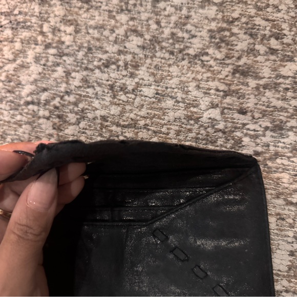 Matt & Nat Black Leather Clutch envelope shape - Picture 3 of 4